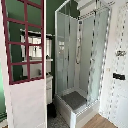 Apartment Qui N Exist Pas Ne Pas Booker Le Site Va Le Supprimer Paris